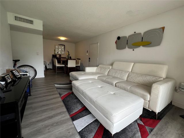 4910 NW 79th Ave 205, Doral, FL 33166