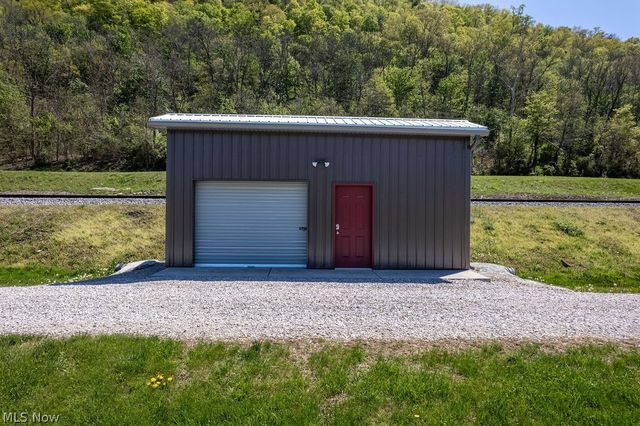 146 S. River Rail Lane, St Marys, WV 26170