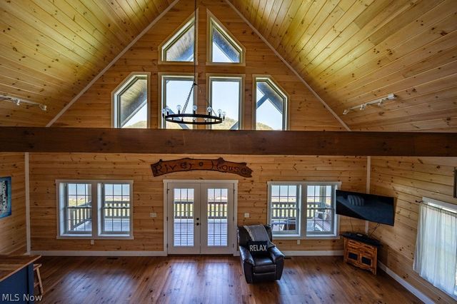 146 S. River Rail Lane, St Marys, WV 26170