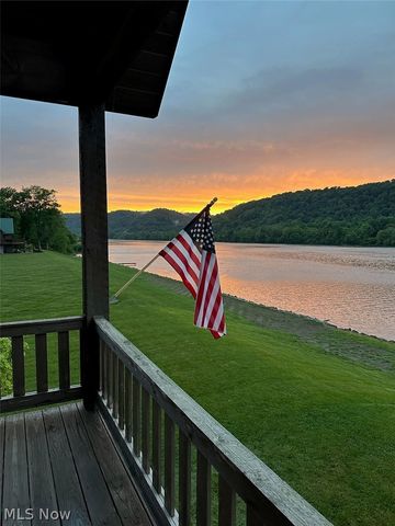 146 S. River Rail Lane, St Marys, WV 26170
