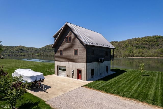 146 S. River Rail Lane, St Marys, WV 26170