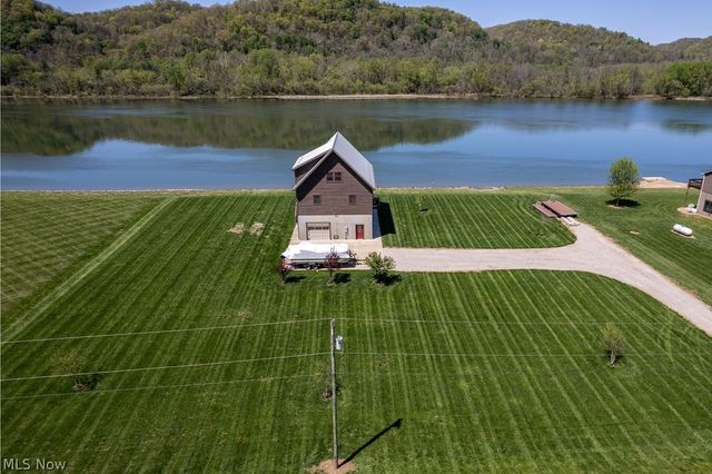 146 S. River Rail Lane, St Marys, WV 26170