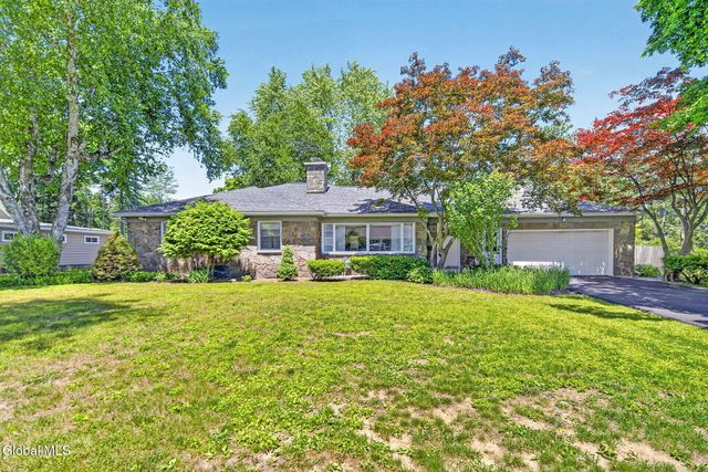 10 Willo Lane, Colonie, NY 12211