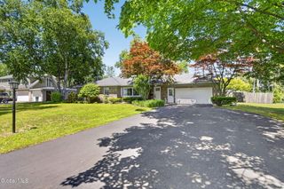 10 Willo Lane, Colonie, NY 12211