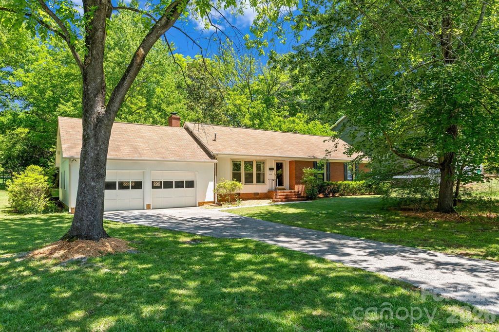 3137 Frederick Place, Charlotte, NC 28210