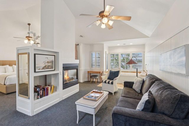 4200 West End ROAD, Lake Geneva, WI 53147