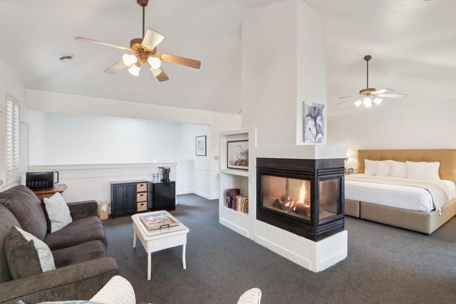 4200 West End ROAD, Lake Geneva, WI 53147