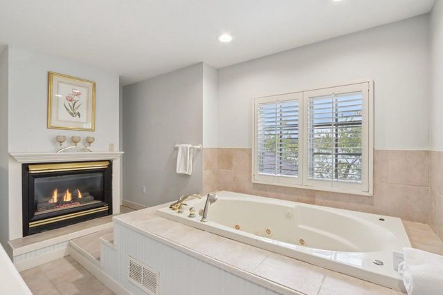 4200 West End ROAD, Lake Geneva, WI 53147