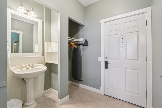4200 West End ROAD, Lake Geneva, WI 53147