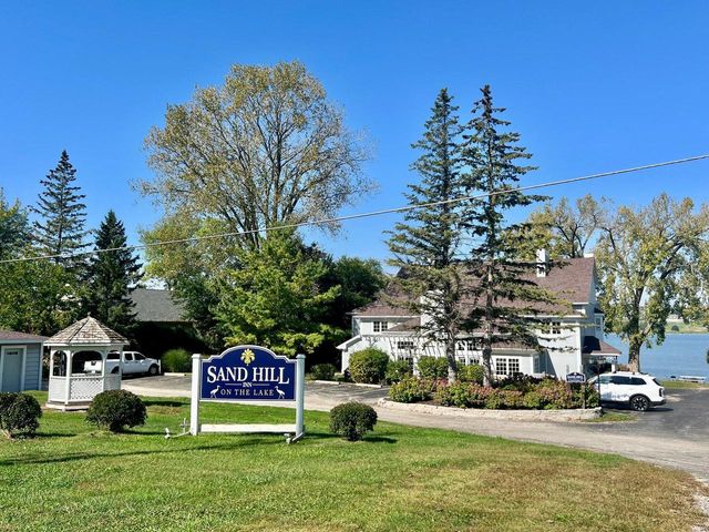 4200 West End ROAD, Lake Geneva, WI 53147
