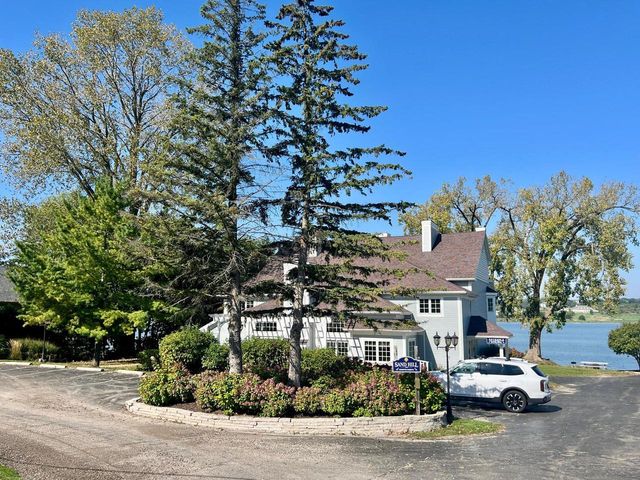 4200 West End ROAD, Lake Geneva, WI 53147