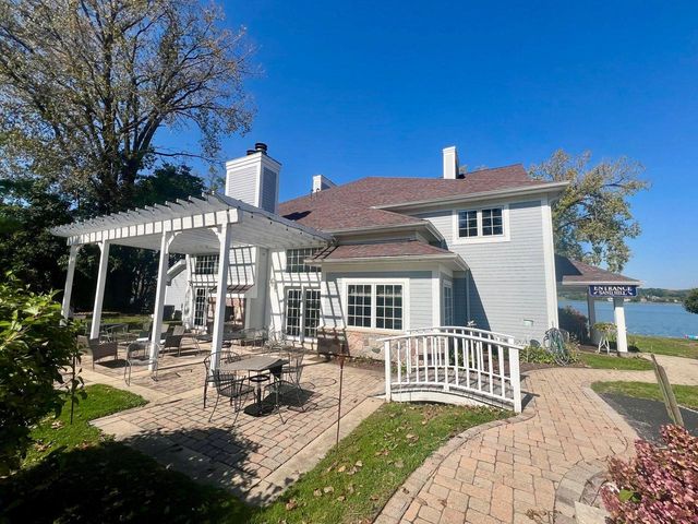 4200 West End ROAD, Lake Geneva, WI 53147