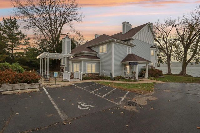 4200 West End ROAD, Lake Geneva, WI 53147
