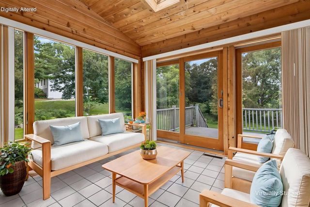 N71W27107 Meadow Wood LANE, Lisbon, WI 53089