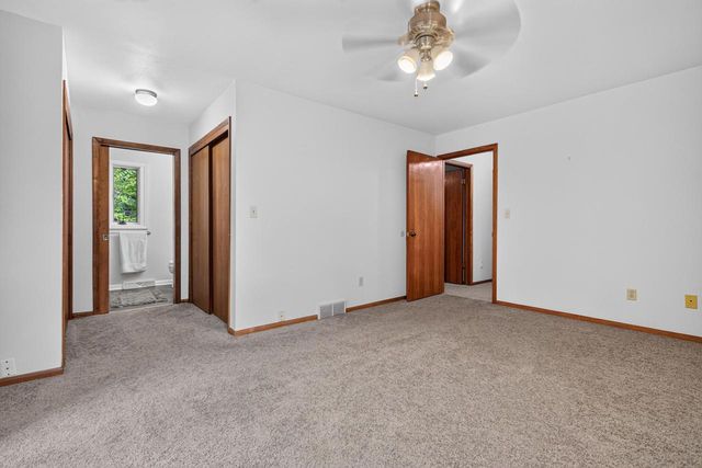 N71W27107 Meadow Wood LANE, Lisbon, WI 53089