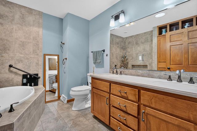 N71W27107 Meadow Wood LANE, Lisbon, WI 53089