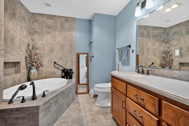 N71W27107 Meadow Wood LANE, Lisbon, WI 53089