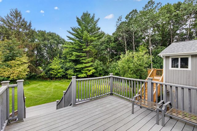 N71W27107 Meadow Wood LANE, Lisbon, WI 53089
