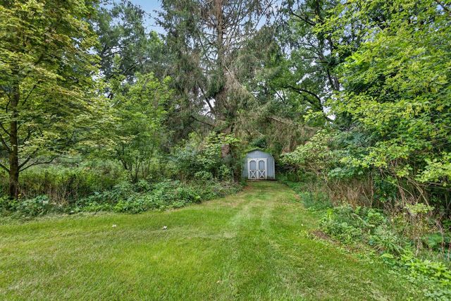 N71W27107 Meadow Wood LANE, Lisbon, WI 53089