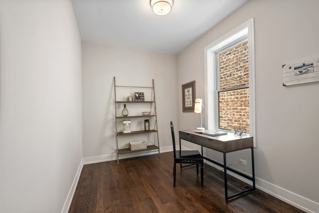 3540 W Evergreen Avenue, Chicago, IL 60651