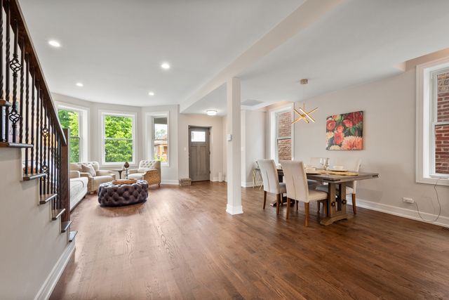 3540 W Evergreen Avenue, Chicago, IL 60651