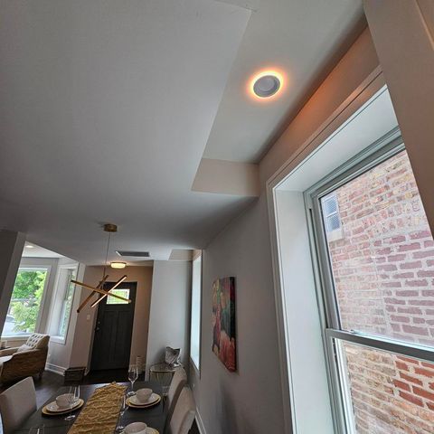 3540 W Evergreen Avenue, Chicago, IL 60651