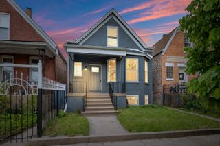 3540 W Evergreen Avenue, Chicago, IL 60651