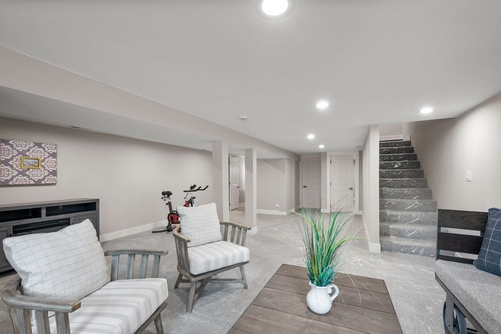 Image 24 of property listing at 3540 W Evergreen Avenue, Chicago, IL 60651