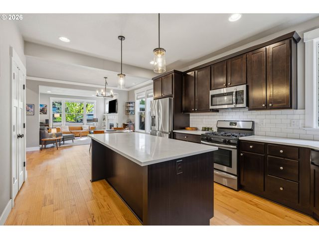 9146 N EDISON St, Portland, OR 97203