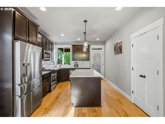 9146 N EDISON St, Portland, OR 97203