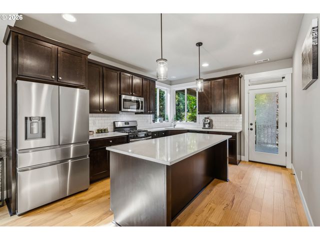 9146 N EDISON St, Portland, OR 97203