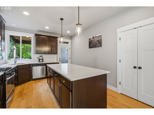 9146 N EDISON St, Portland, OR 97203