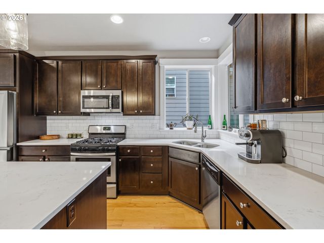 9146 N EDISON St, Portland, OR 97203