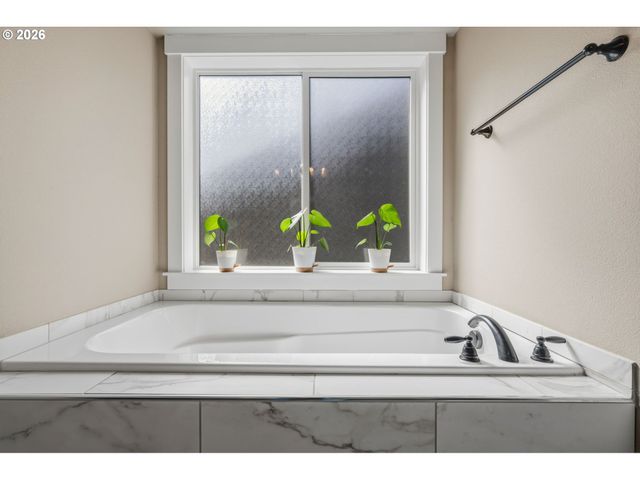 9146 N EDISON St, Portland, OR 97203