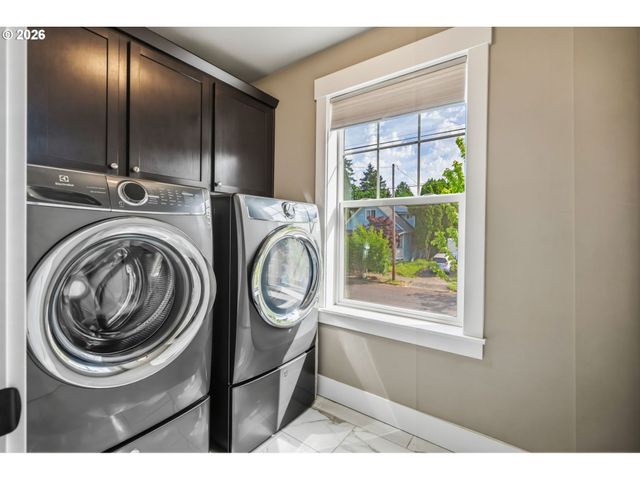 9146 N EDISON St, Portland, OR 97203
