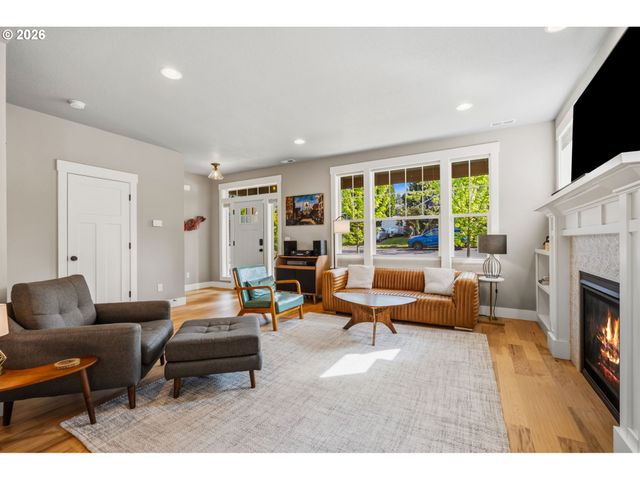 9146 N EDISON St, Portland, OR 97203