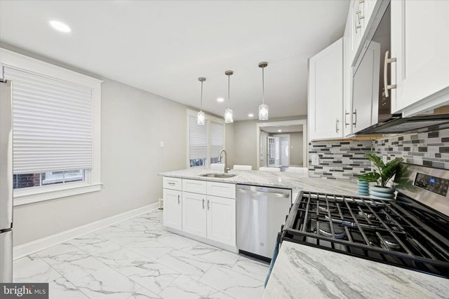 413 CLIFTON AVE, Sharon Hill, PA 19079