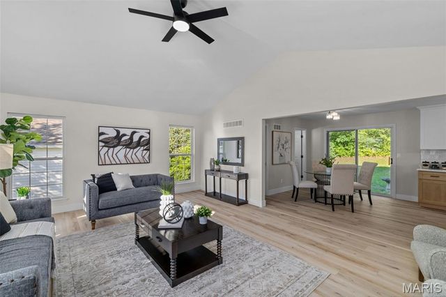 7264 Crystal Lake Court, St Louis, MO 63129
