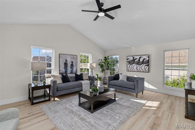 7264 Crystal Lake Court, St Louis, MO 63129