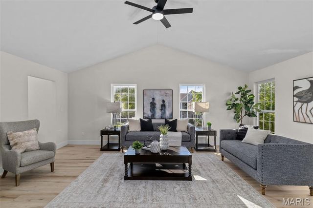 7264 Crystal Lake Court, St Louis, MO 63129