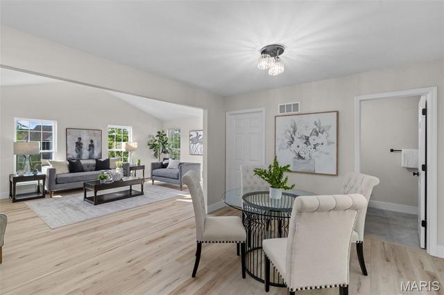 7264 Crystal Lake Court, St Louis, MO 63129