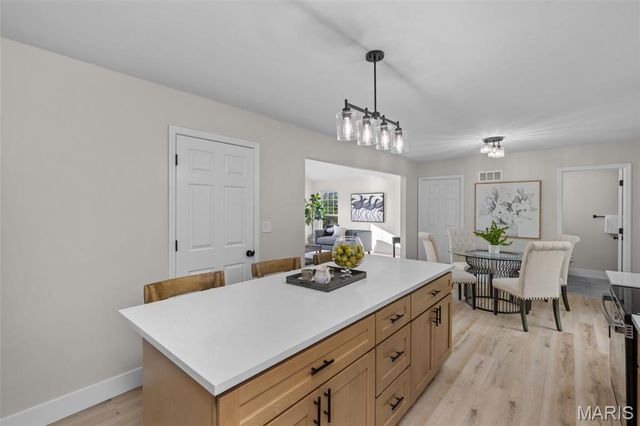 7264 Crystal Lake Court, St Louis, MO 63129