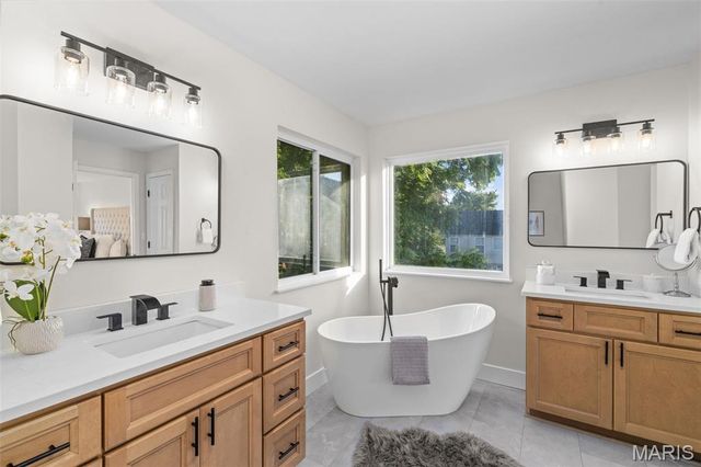 7264 Crystal Lake Court, St Louis, MO 63129