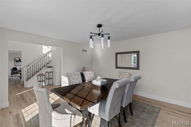 7264 Crystal Lake Court, St Louis, MO 63129