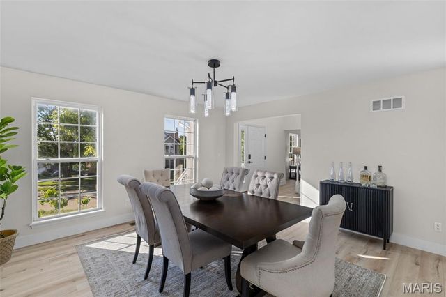 7264 Crystal Lake Court, St Louis, MO 63129