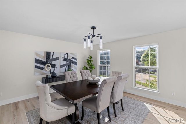 7264 Crystal Lake Court, St Louis, MO 63129