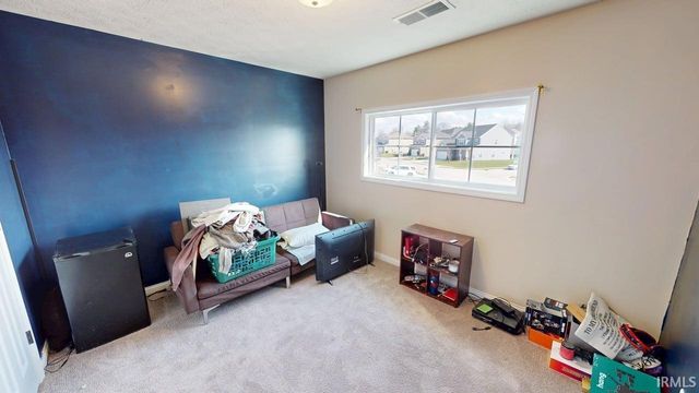 216 W Wilson Circle, Huntingburg, IN 47542