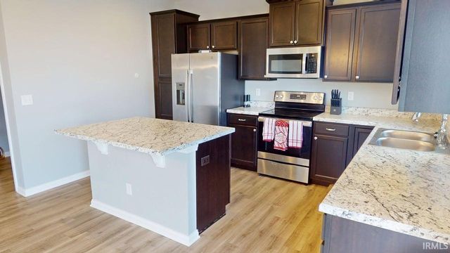 216 W Wilson Circle, Huntingburg, IN 47542