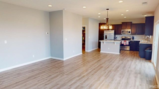 216 W Wilson Circle, Huntingburg, IN 47542