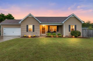 216 Williamsburg Cir, Tullahoma, TN 37388